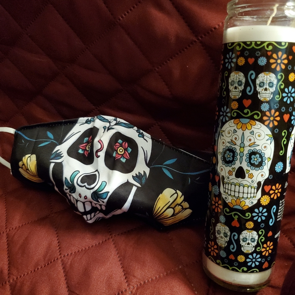 Sugar Skull 💀gift set; 1 face mask 😷 , tall 🕯